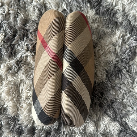 *AUTHENTIC* Burberry glasses case - Picture 3 of 3